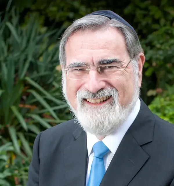 Lord Jonathan Sacks, former chief rabbi, dies aged 72